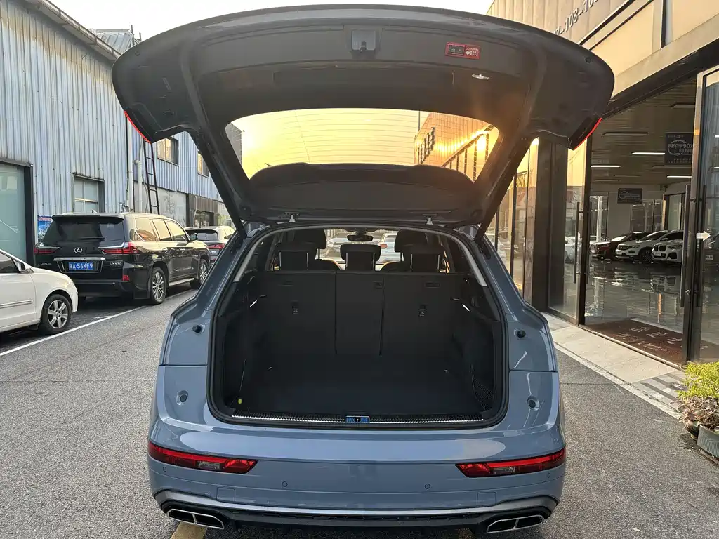 Audi Q5L 2023 — фото 12
