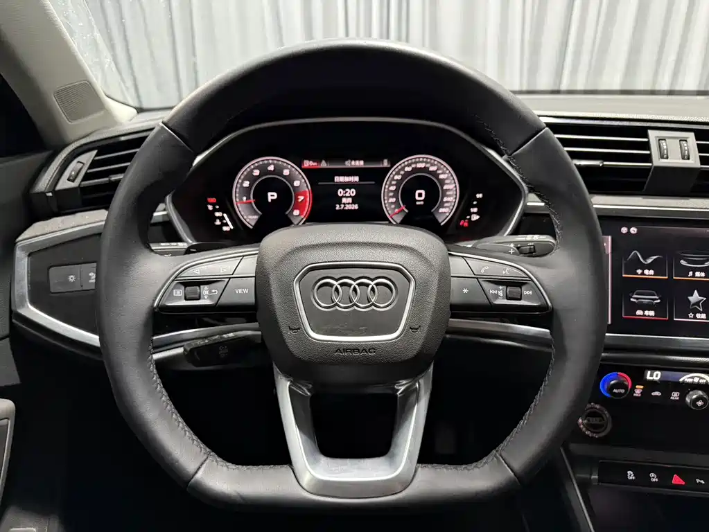 Audi Q3 2023 — фото 12