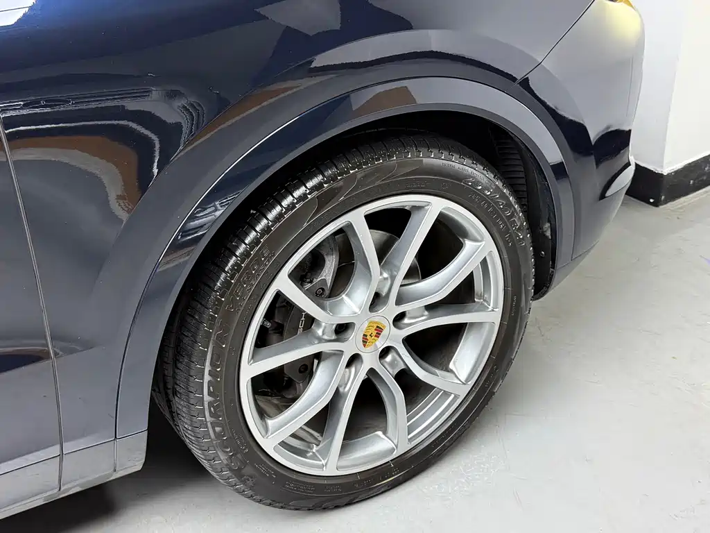 Porsche Cayenne 2018 — фото 19