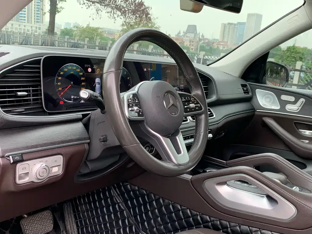 Mercedes-Benz GLE 2020 — фото 18