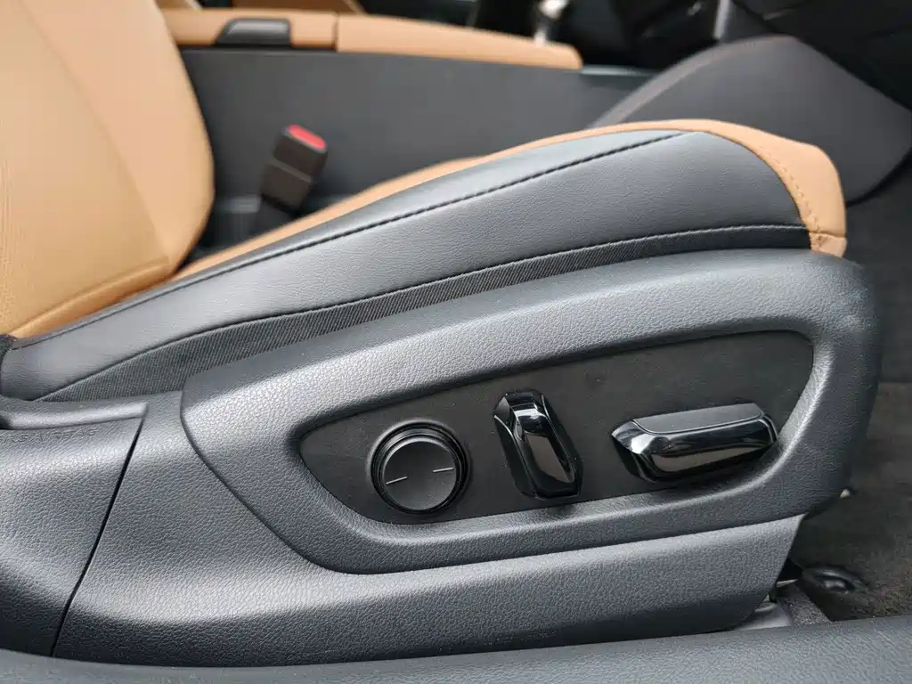 Lexus ES 2023 — фото 19