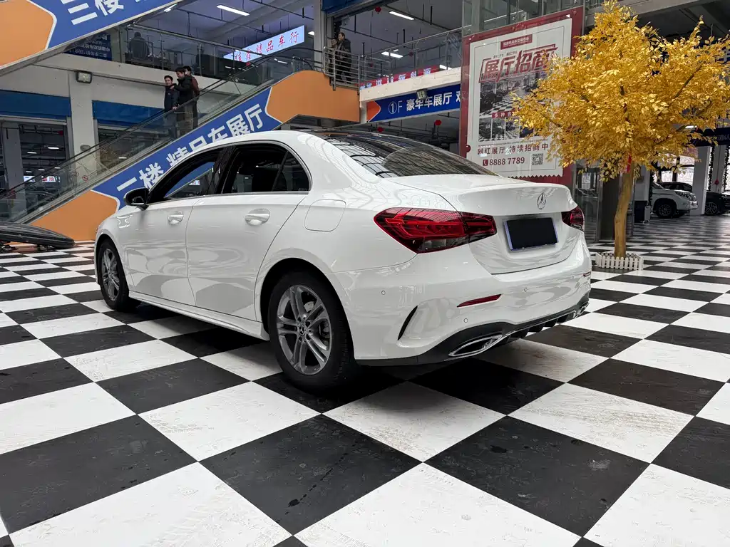 Mercedes-Benz A-Class 2023 — фото 16