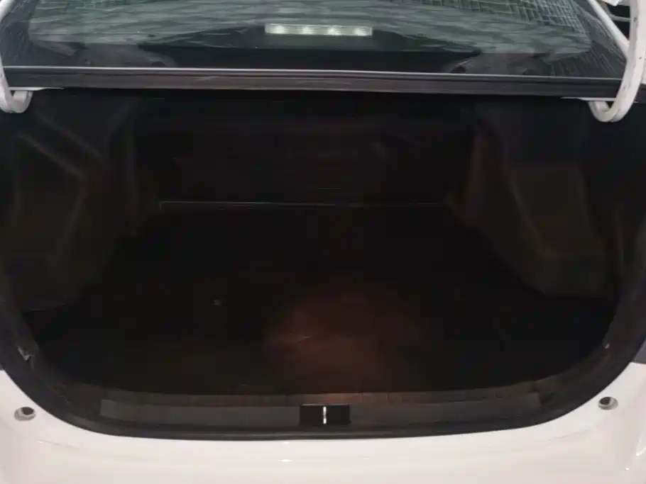 Toyota Yaris L 2021