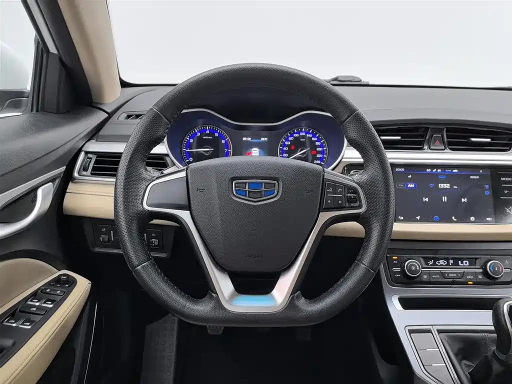 Geely Emgrand 2018 — фото 11