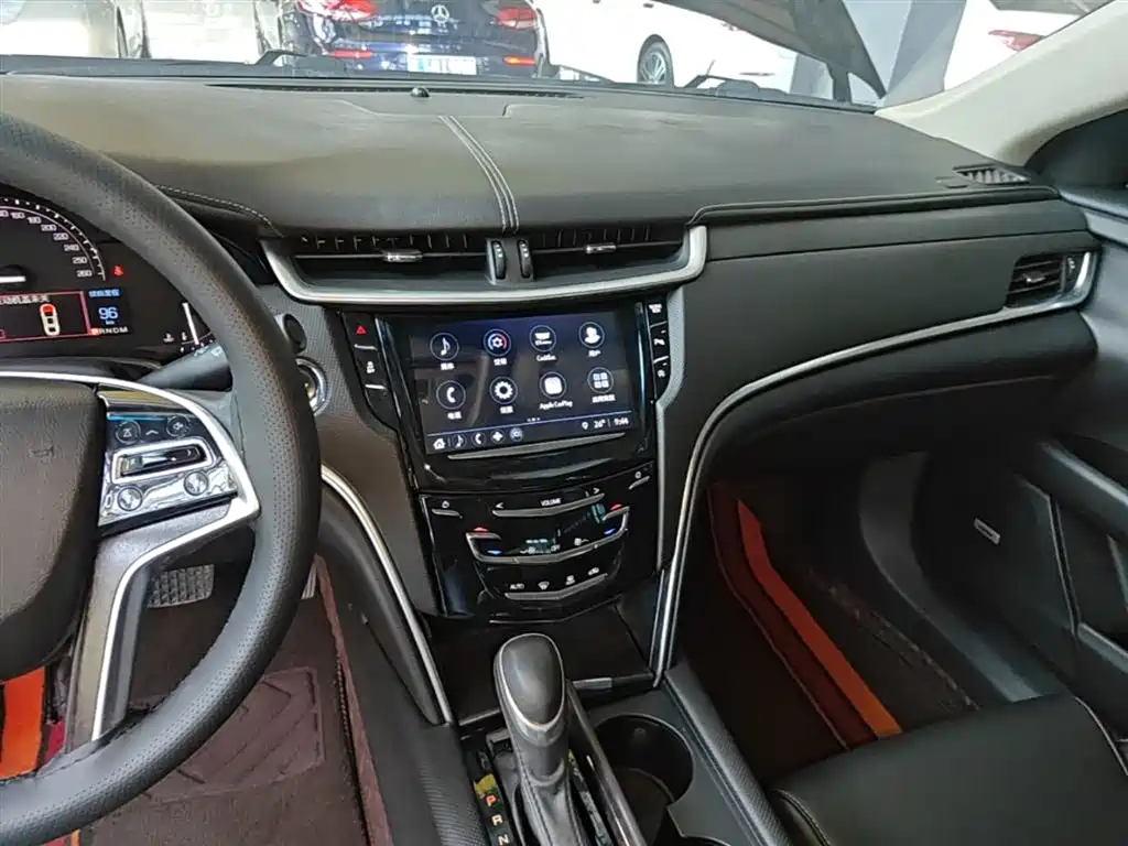 Cadillac XTS 2018 — фото 13