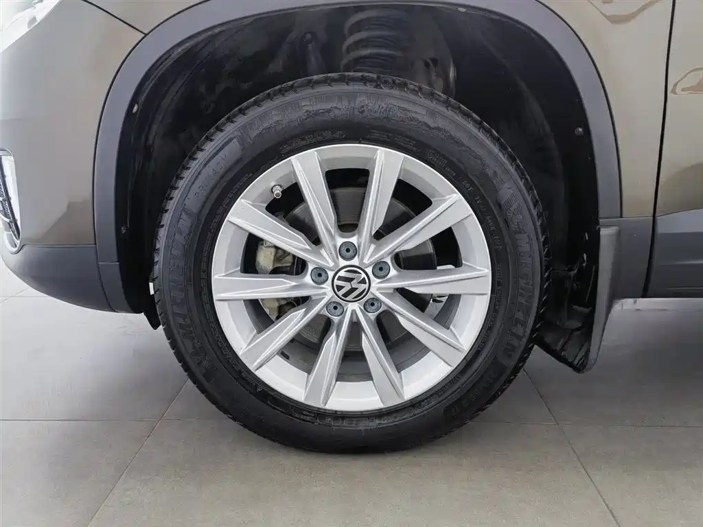 Volkswagen Tiguan 2017 — фото 17