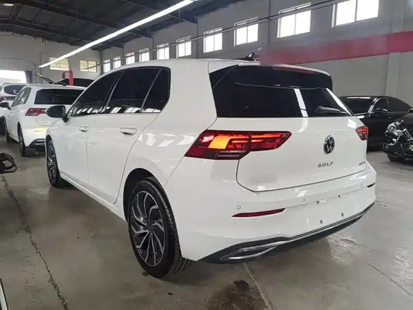 Volkswagen Golf 2023