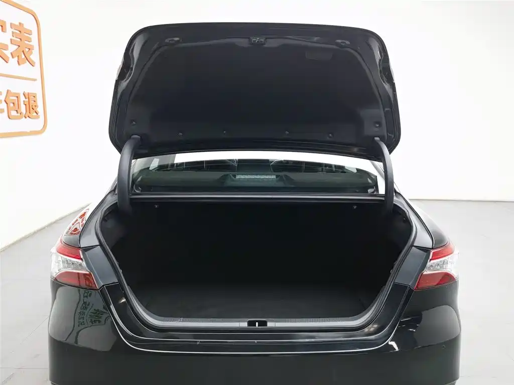 Toyota Camry 2022 — фото 16