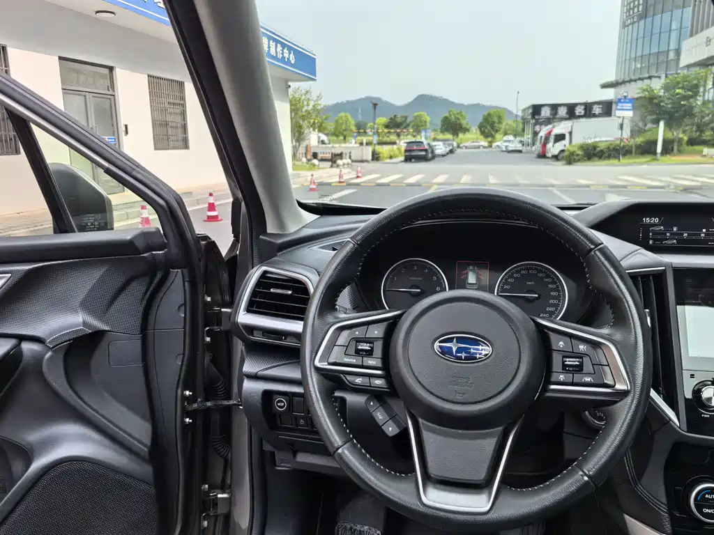 Subaru Forester 2018 — фото 16