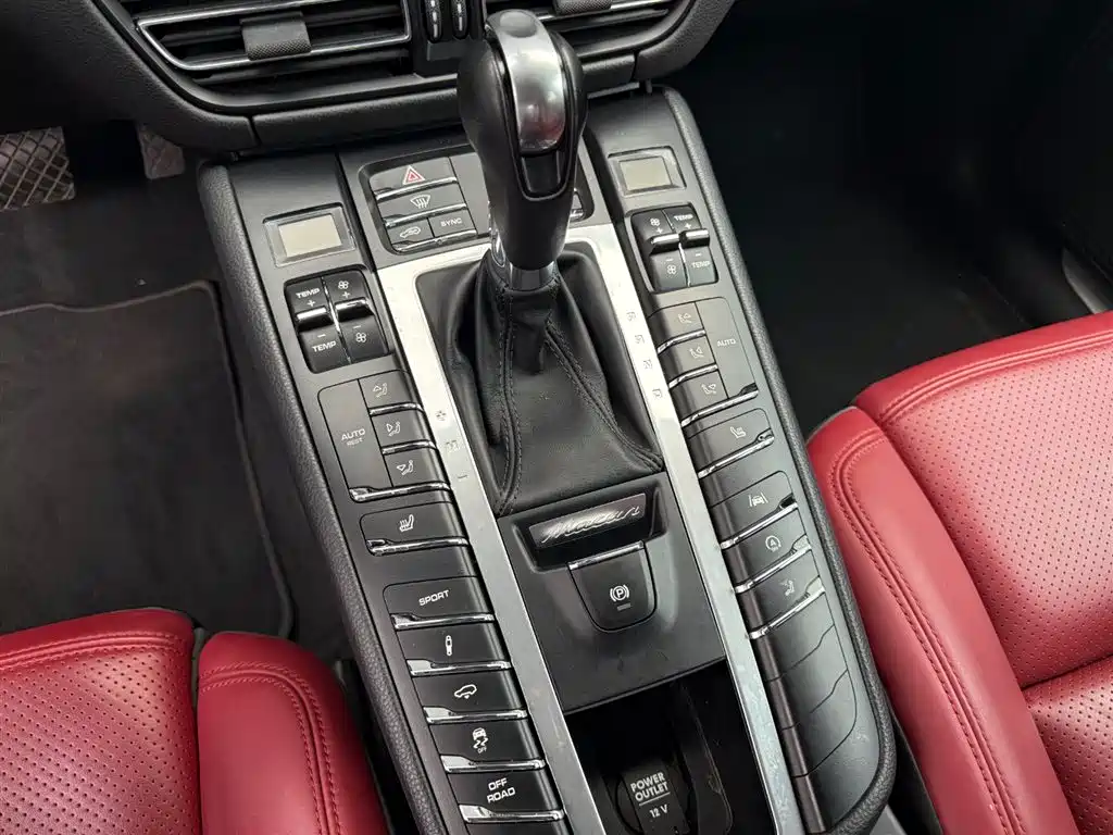Porsche Macan 2020 — фото 15
