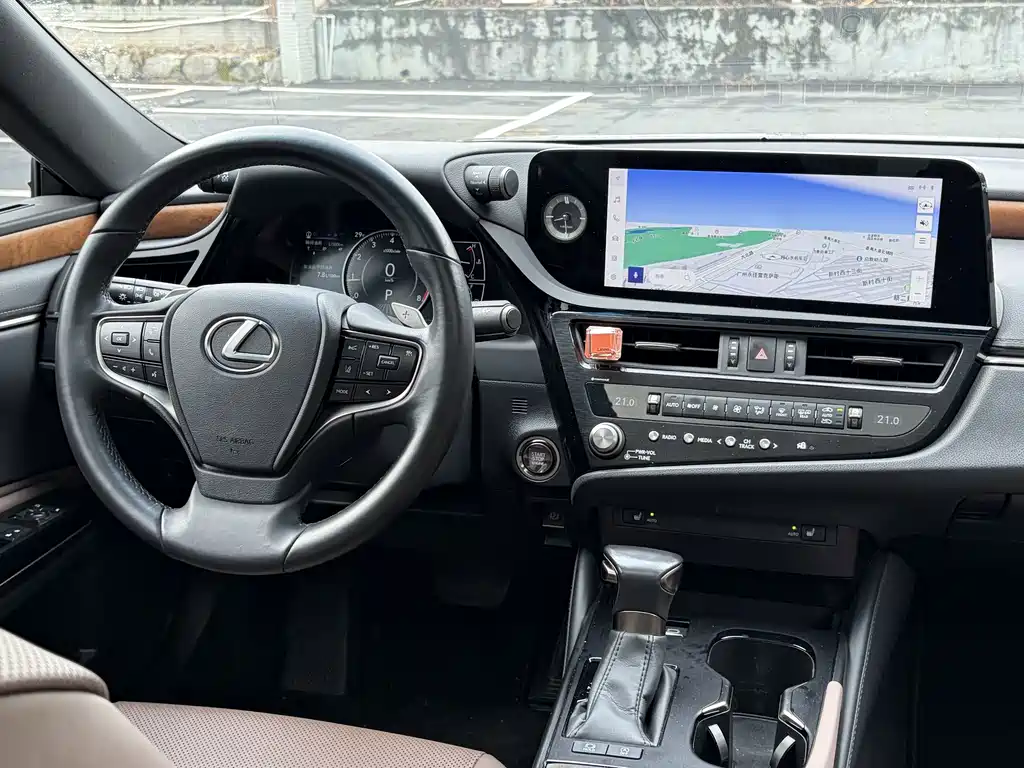 Lexus ES 2024 — фото 12