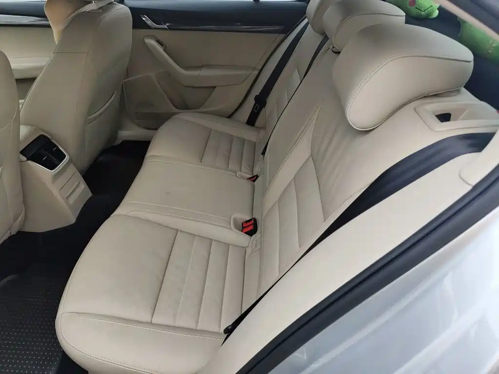 Skoda Octavia 2014 — фото 13