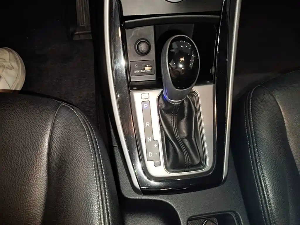 Hyundai Elantra 2017 — фото 14