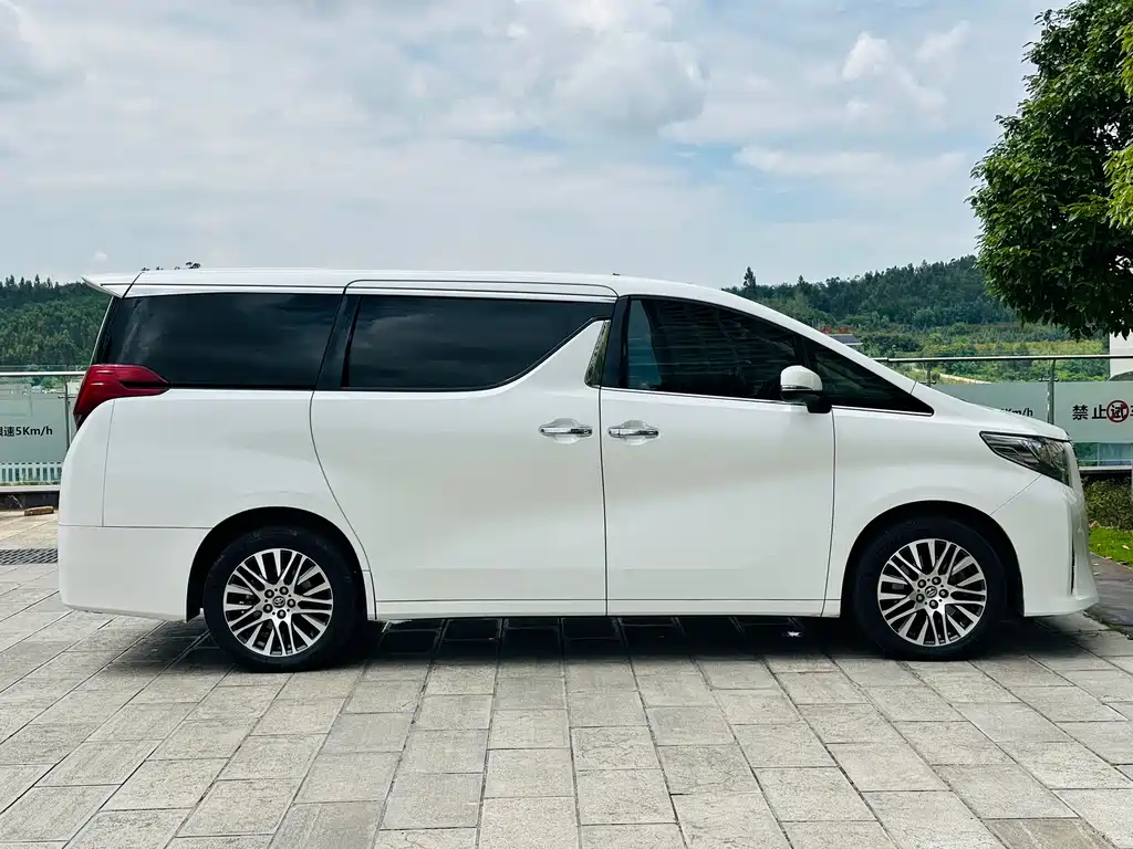 Toyota Alphard 2017
