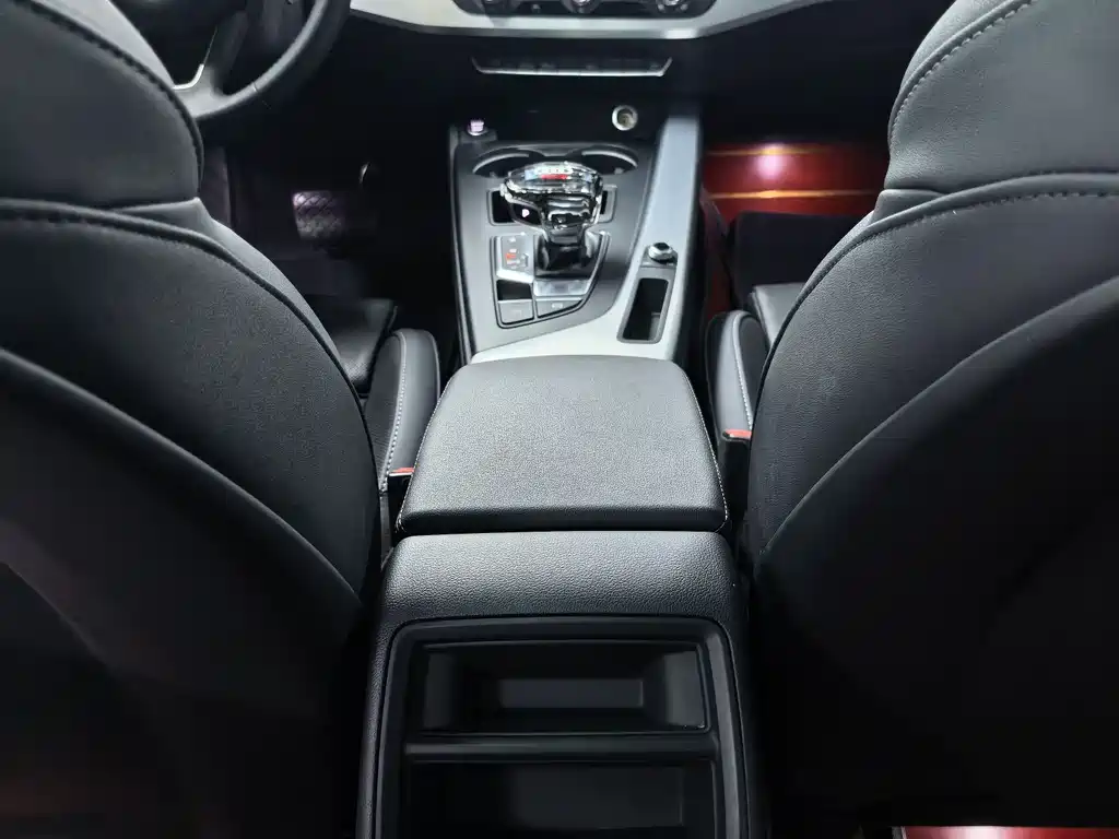 Audi A4L 2021 — фото 10