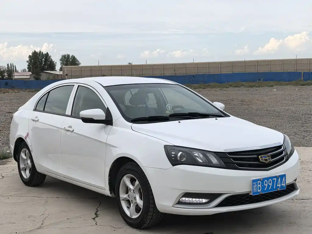Geely Emgrand 2015 — фото 3