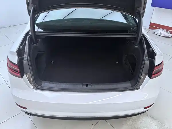 Audi A4L 2018