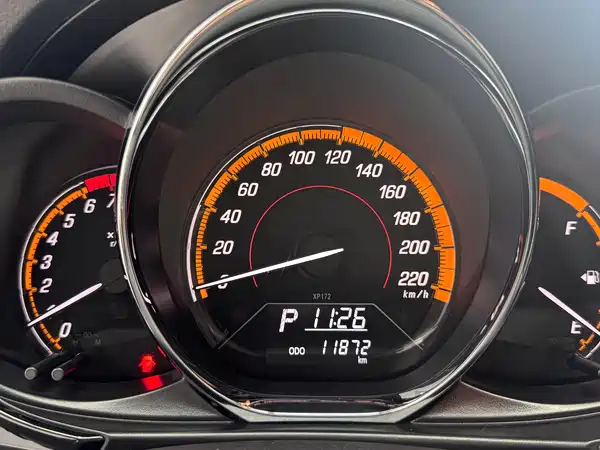 Toyota Yaris L 2021