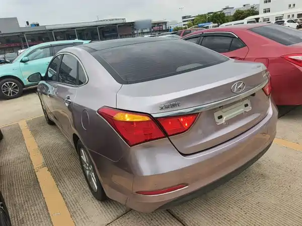 Hyundai Mistra 2014