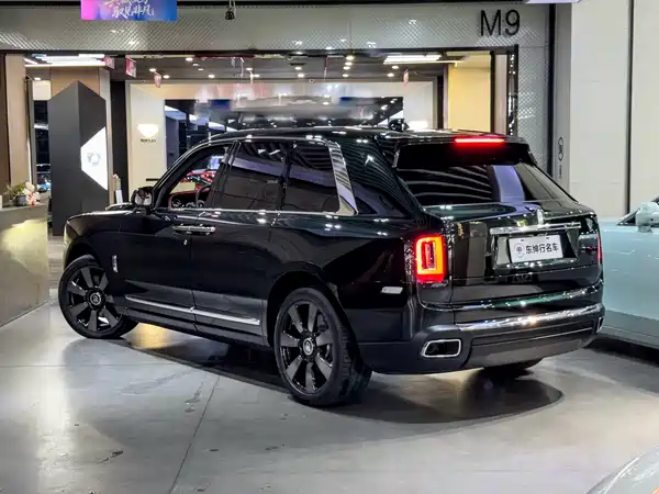 Rolls-Royce Cullinan 2022
