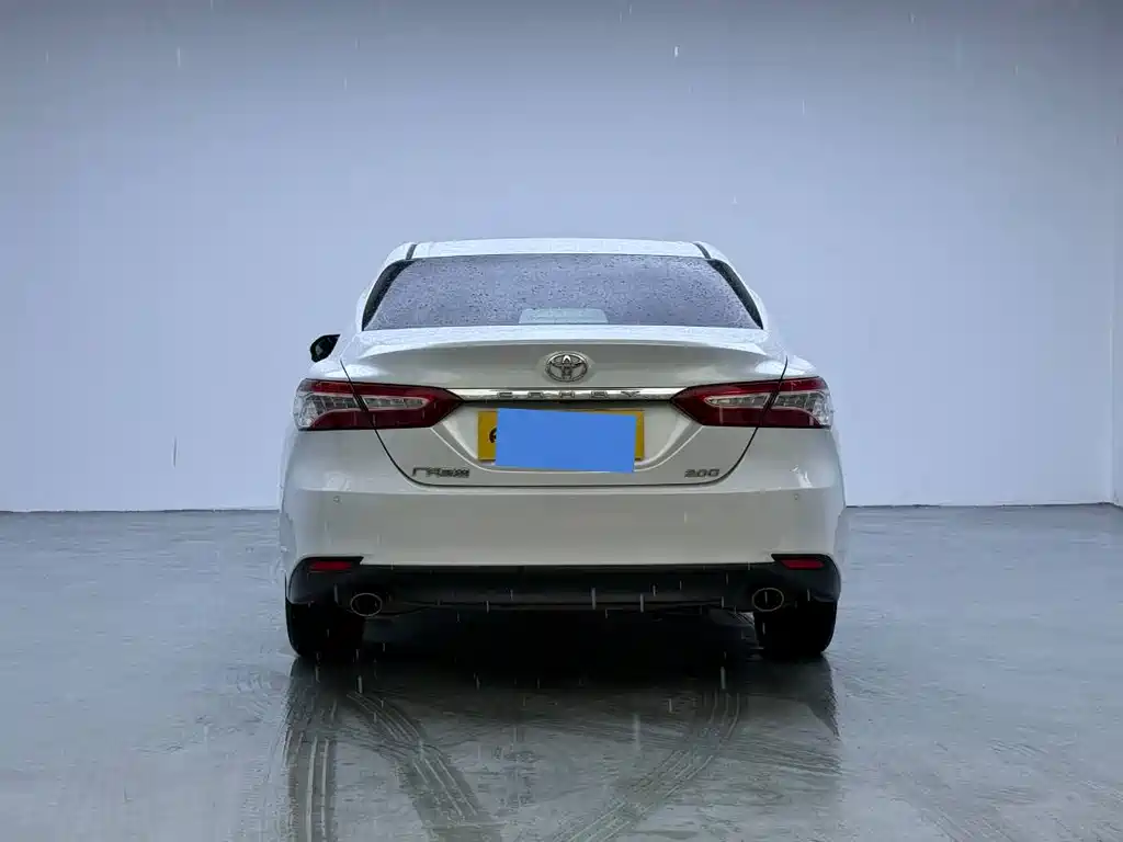 Toyota Camry 2019 — фото 5