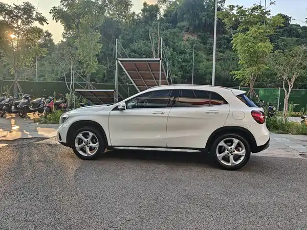 Mercedes-Benz GLA 2017