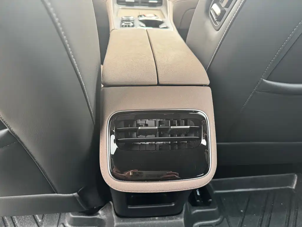 Chery Tiggo 8 PLUS C-DM 2025 — фото 15