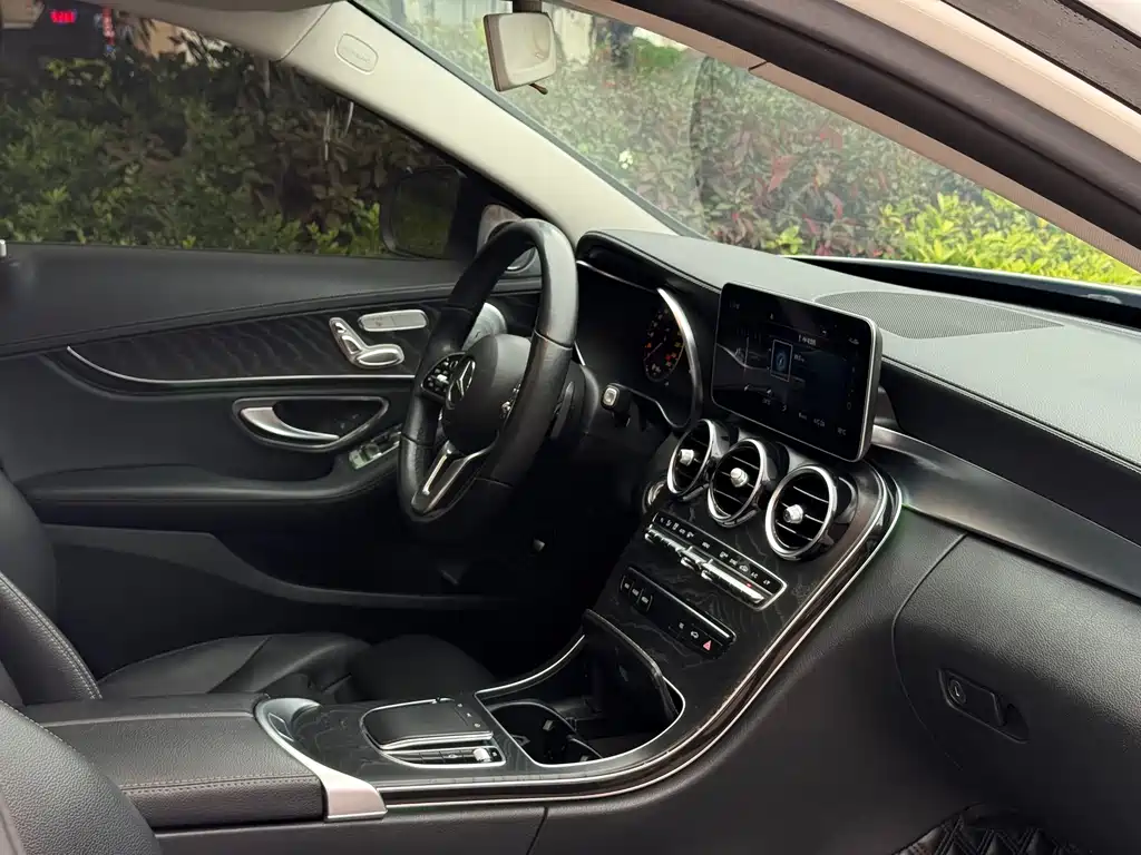 Mercedes-Benz C-Class 2019 — фото 14