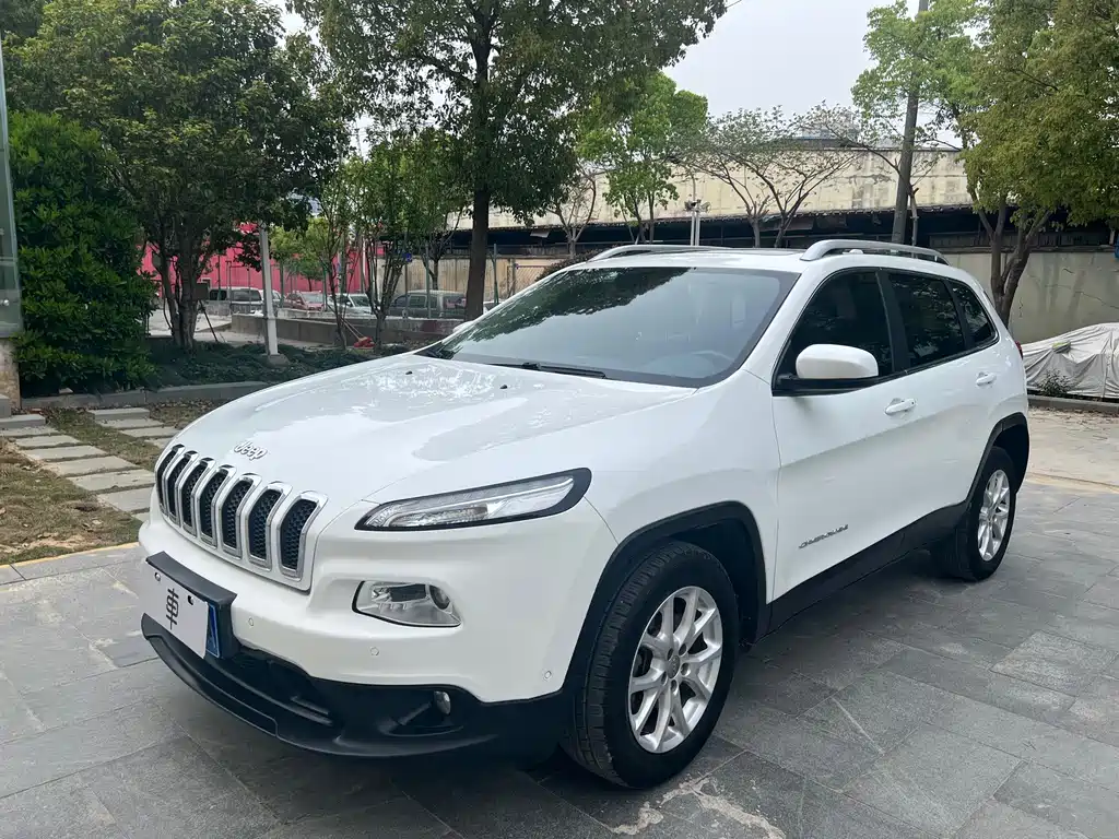 Jeep Cherokee 2017 — фото 1