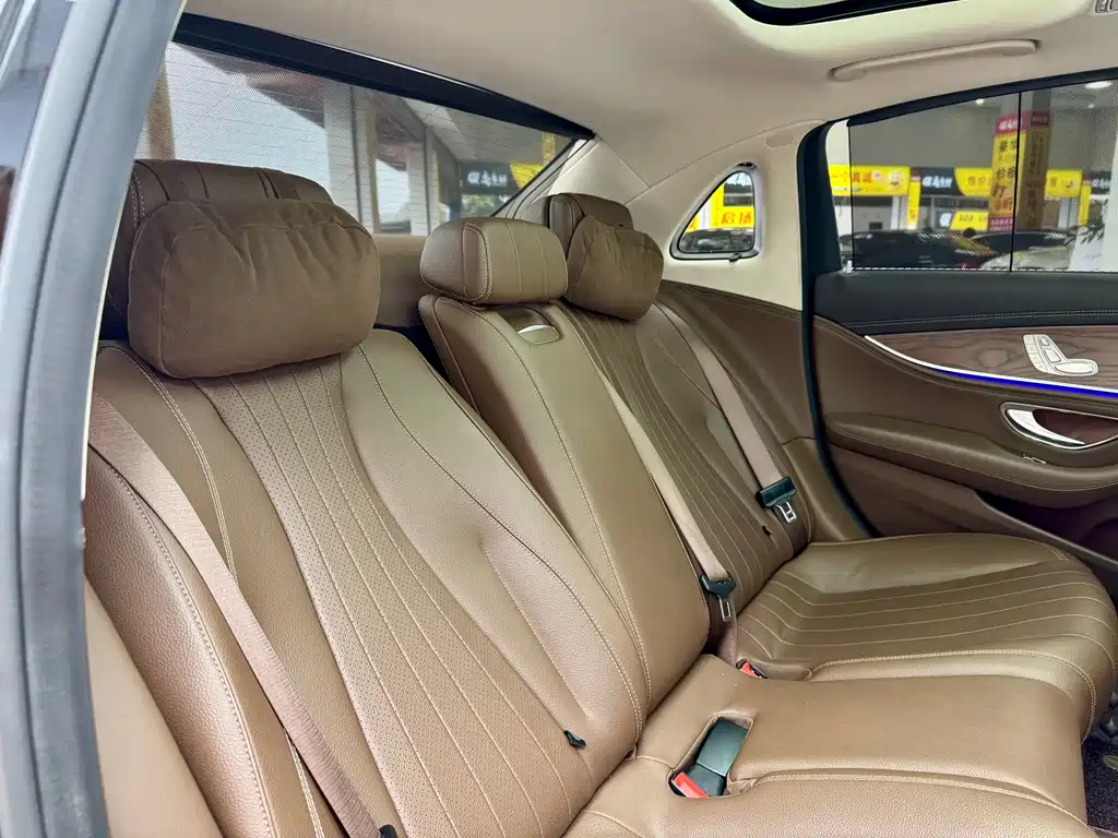 Mercedes-Benz E-Class 2022 — фото 12