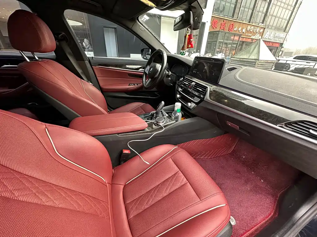 BMW 5 Series 2023 — фото 12