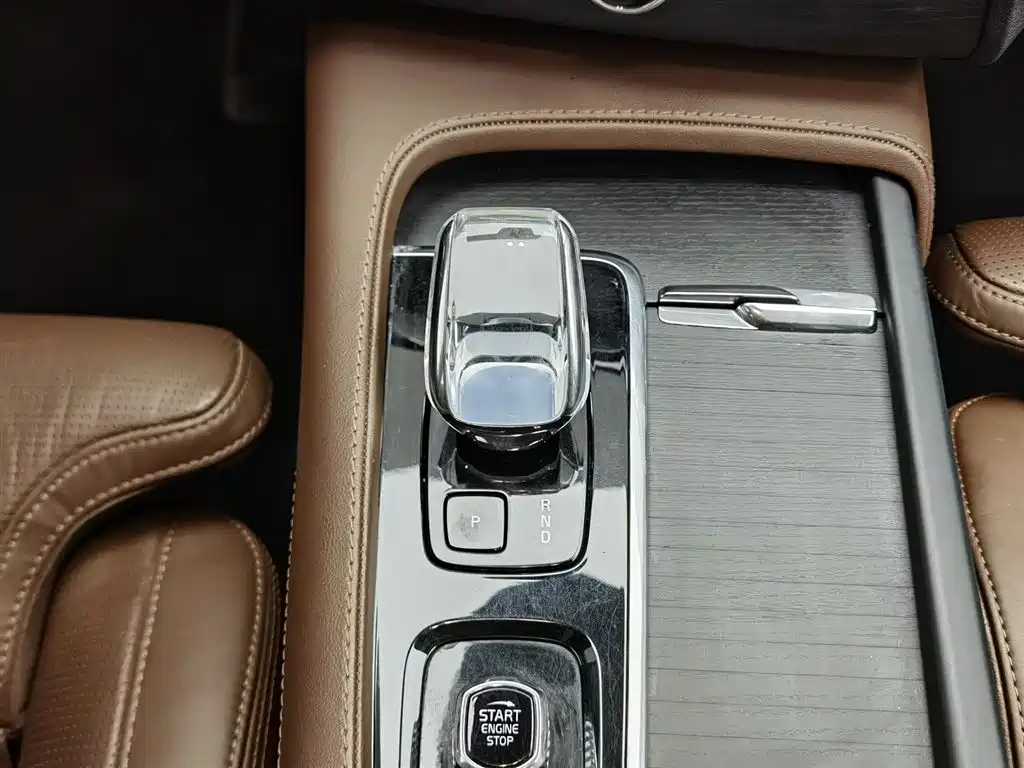 Volvo XC90 PHEV 2023 — фото 13