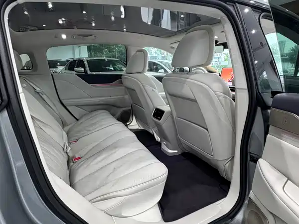 Buick Zhijing L7 2025