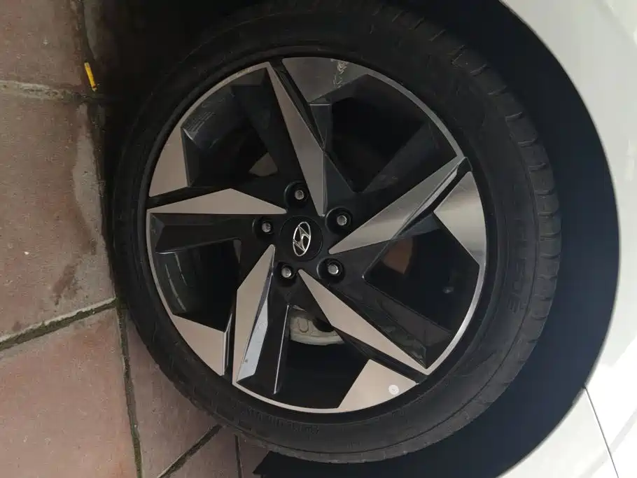 Hyundai Elantra 2022