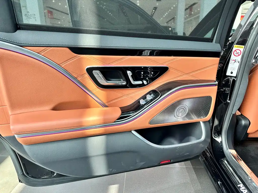 Mercedes-Benz Maybach S-Class 2022 — фото 11