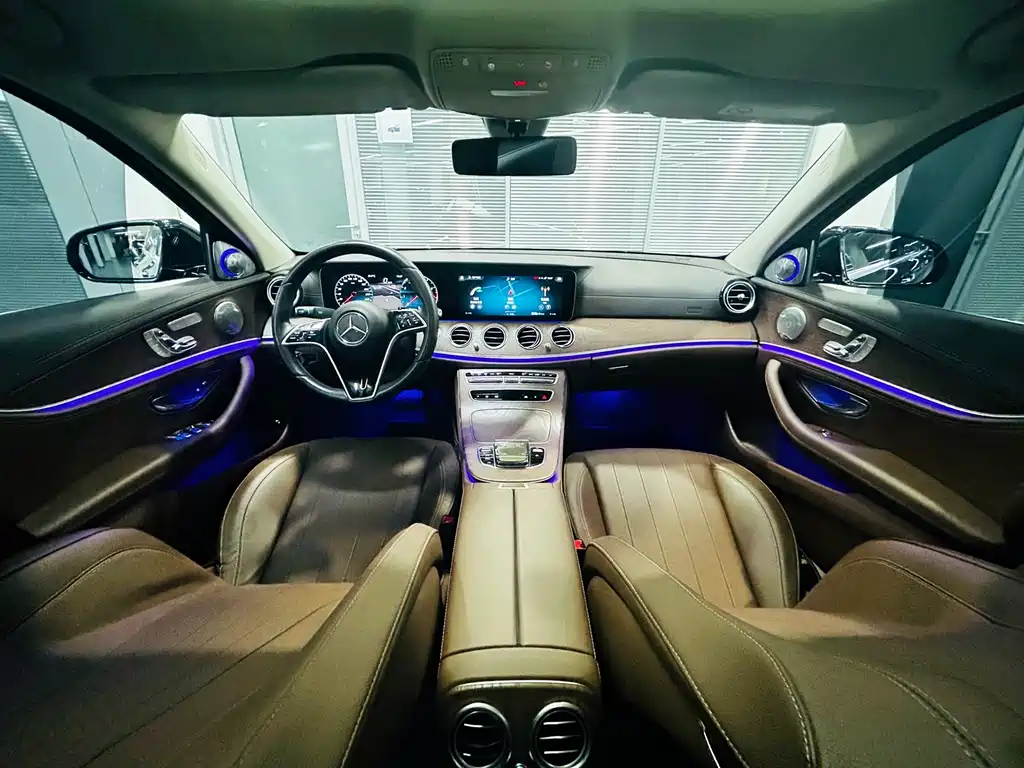 Mercedes-Benz E-Class 2023 — фото 14
