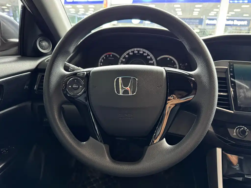 Honda Accord 2018 — фото 13