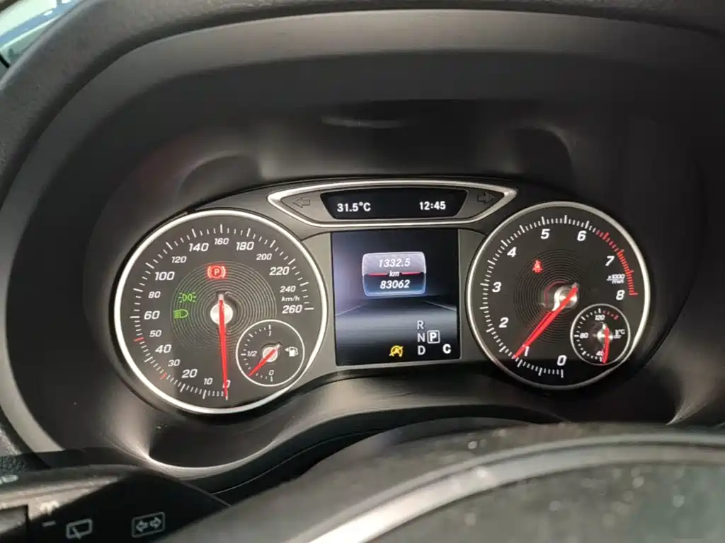 Mercedes-Benz B-Class 2016 — фото 12