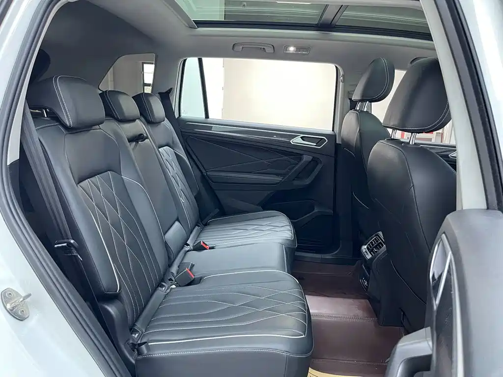 Volkswagen Tiguan L 2024 — фото 14