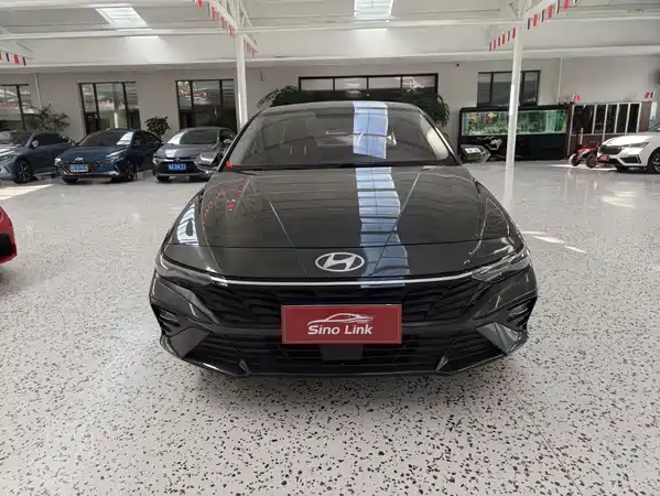 Hyundai Elantra 2023