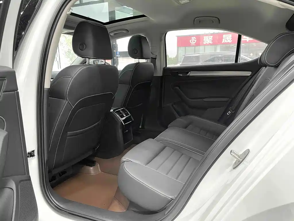 Skoda Speedy 2023 — фото 10