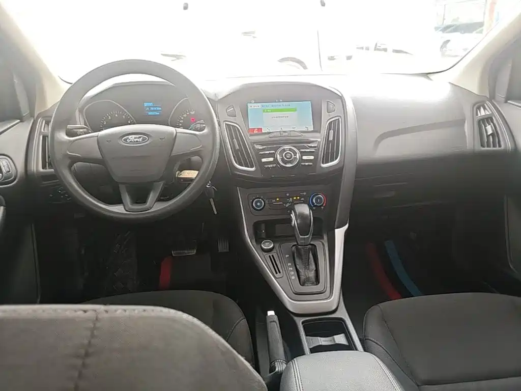 Ford Focus 2017 — фото 10