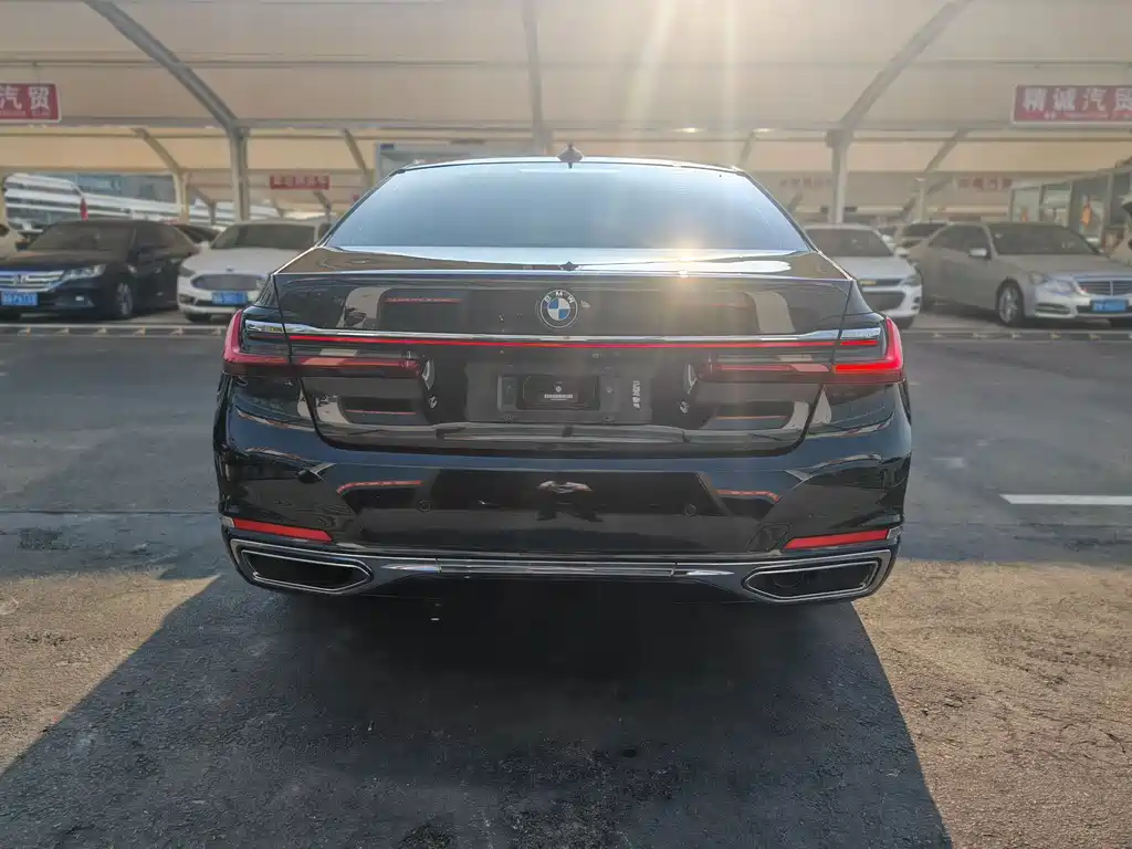 BMW 7 Series 2019 — фото 19