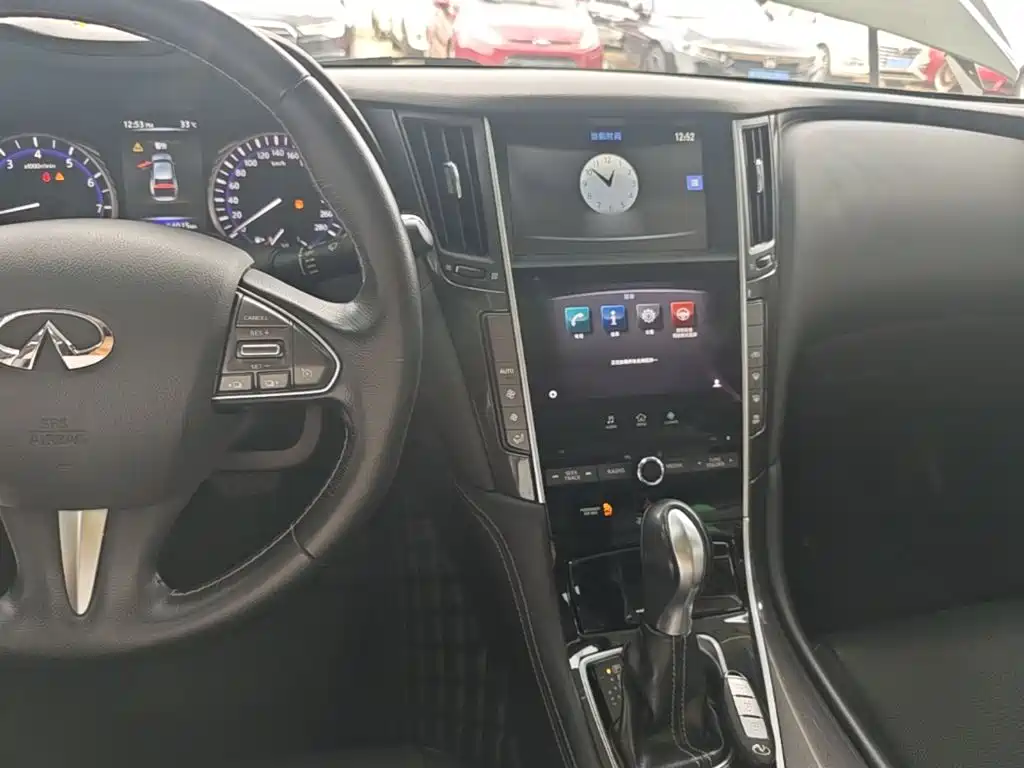 Infiniti Q50 2015 — фото 10