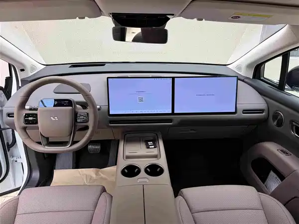 Li Auto i8 2025