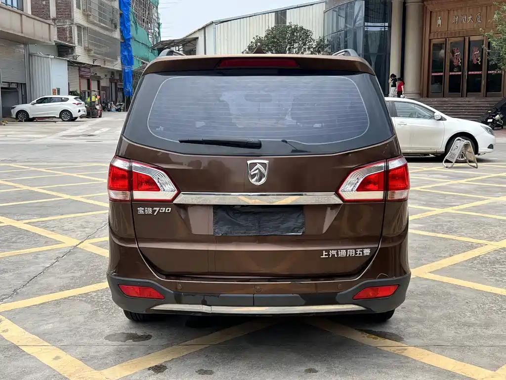 Baojun 730 2015