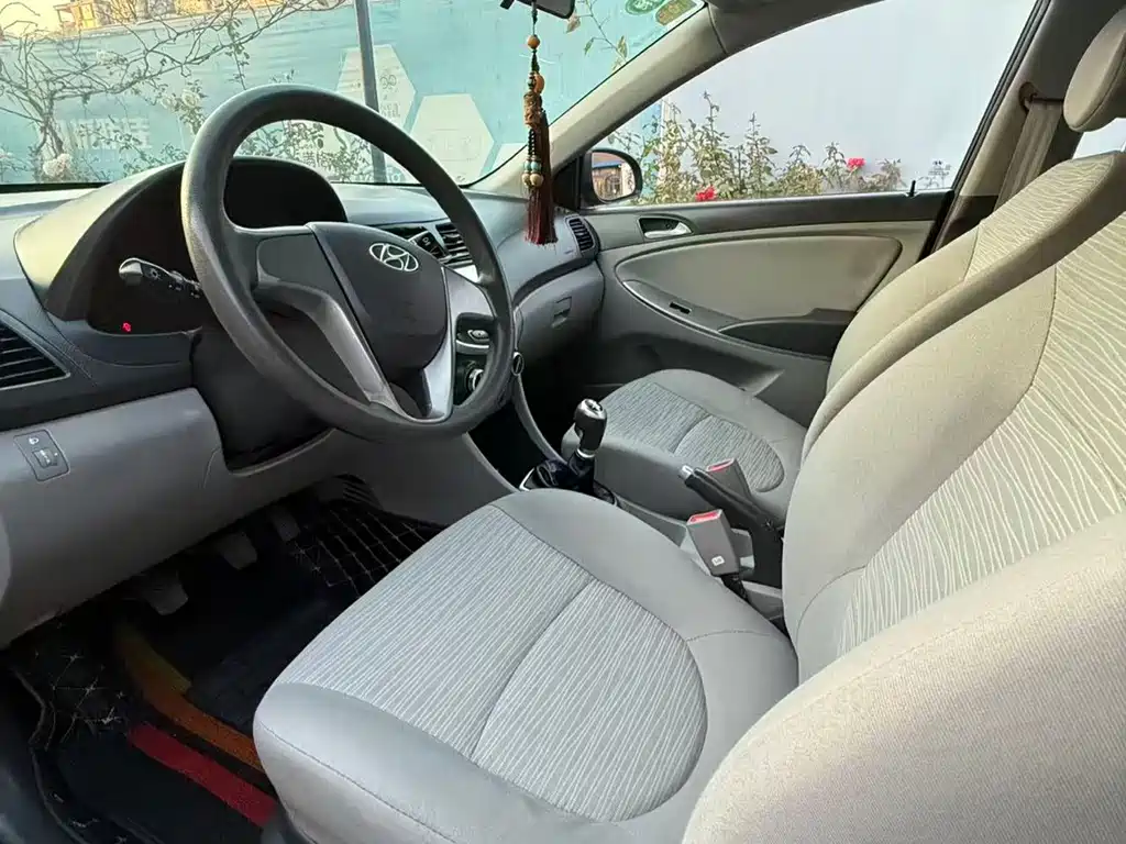 Hyundai Verna 2015 — фото 5