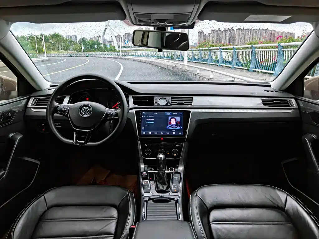 Volkswagen Passat 2018 — фото 10