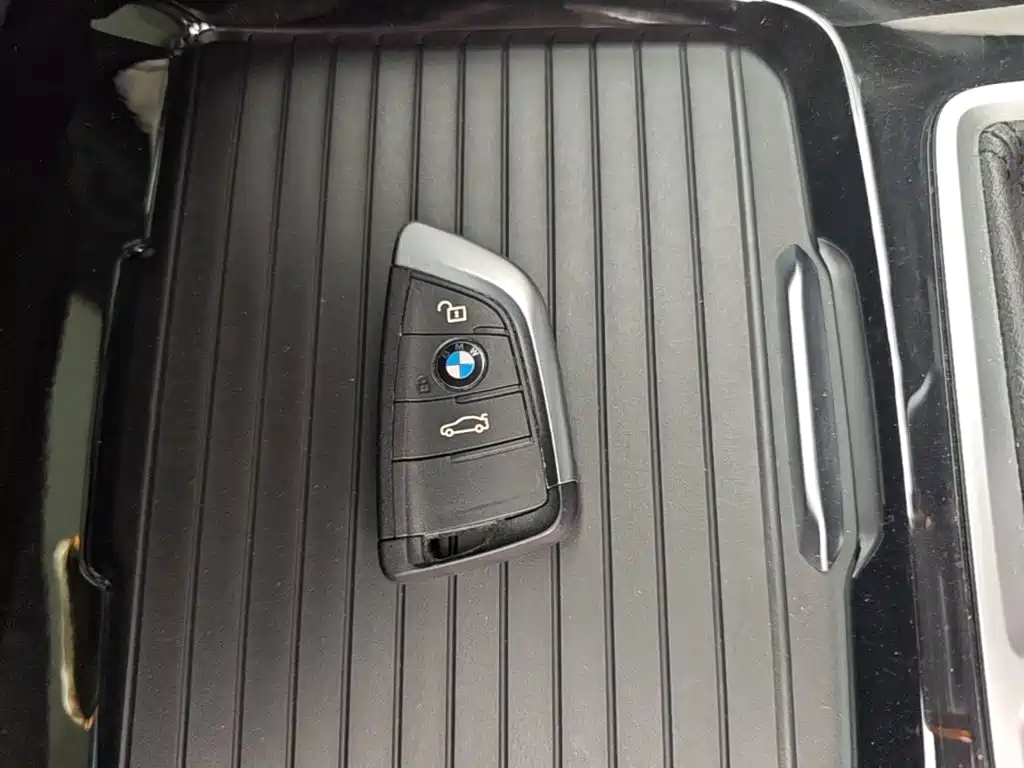 BMW 1 Series 2020 — фото 9
