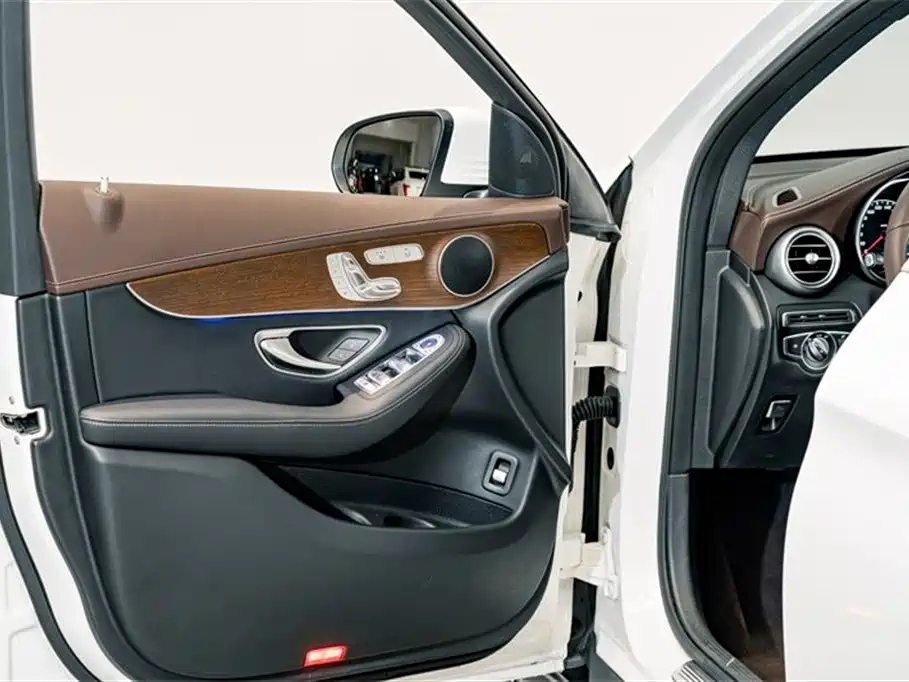 Mercedes-Benz GLC 2022 — фото 18